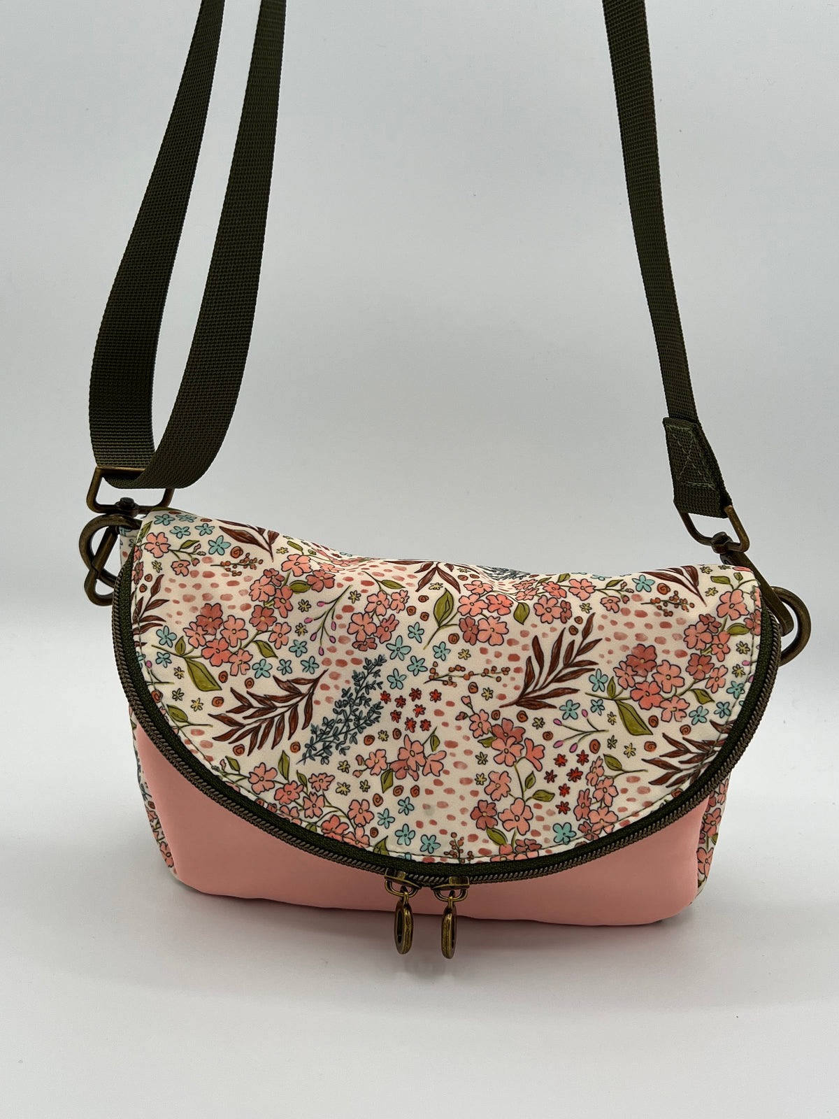 Floral Fold Over Crossbody — Compact, Organized, Travel‑Ready