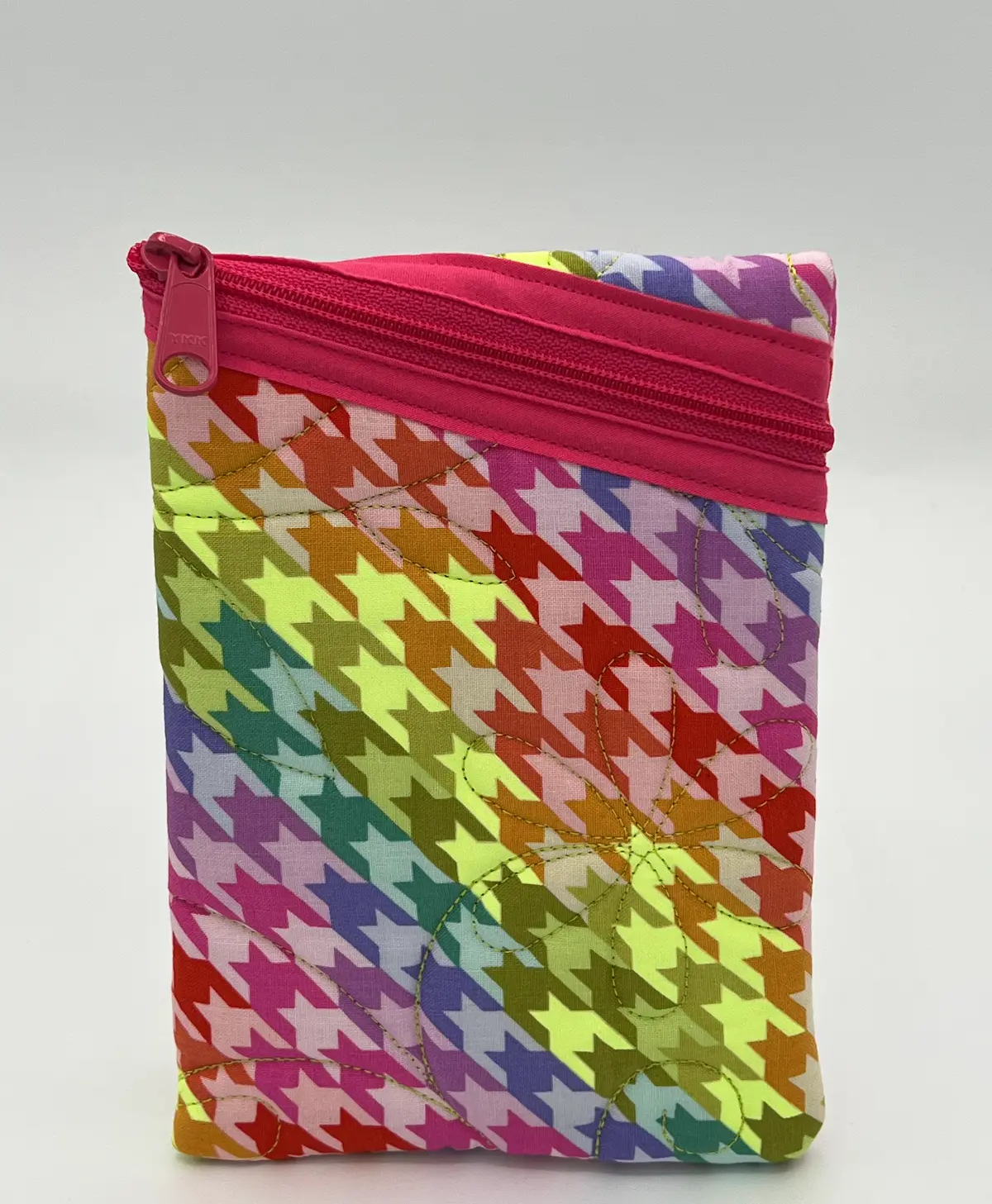 Quilted Sleeve Houndstooth 7" H x 5" W